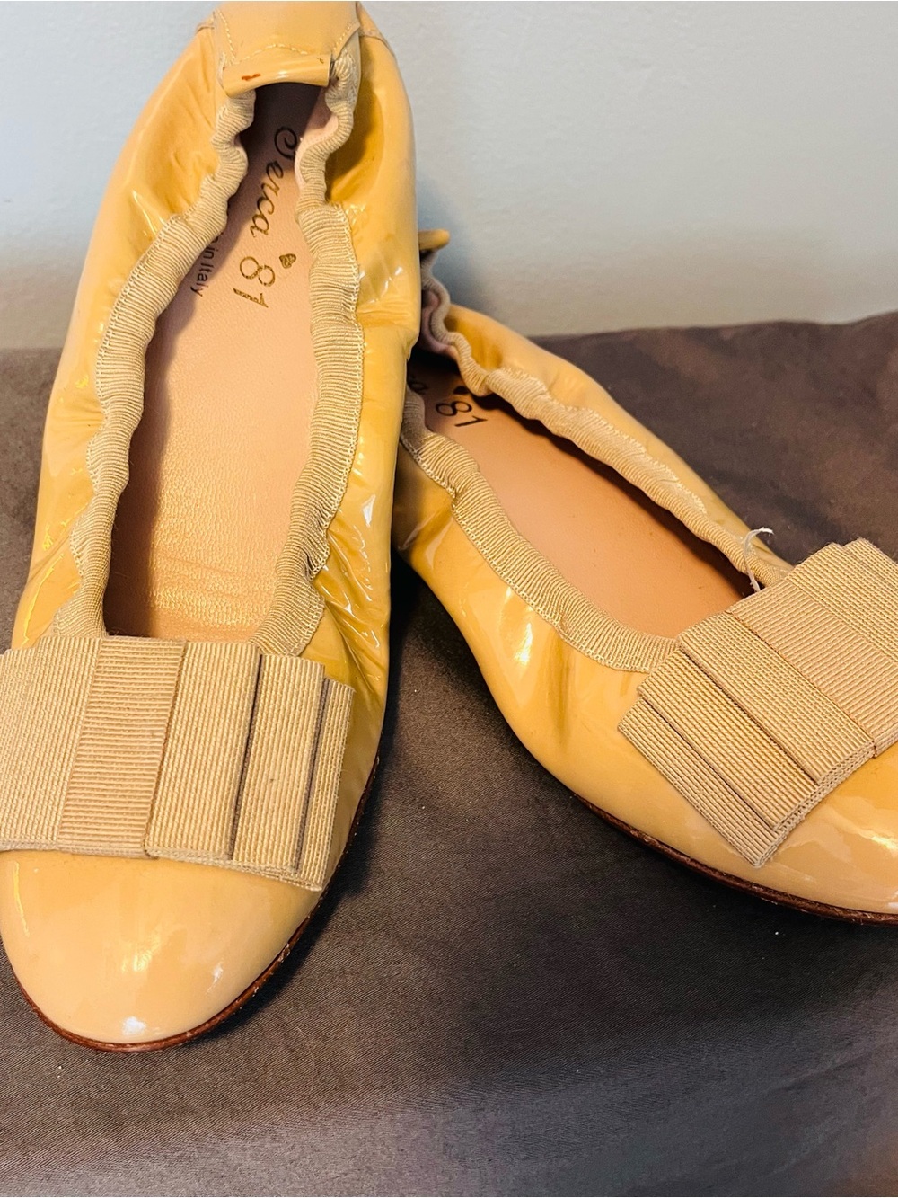 Ferca 81 Marigold Patent Leather Ballet Flats with Bow, Sz. 39.5 - Picture 3 of 7